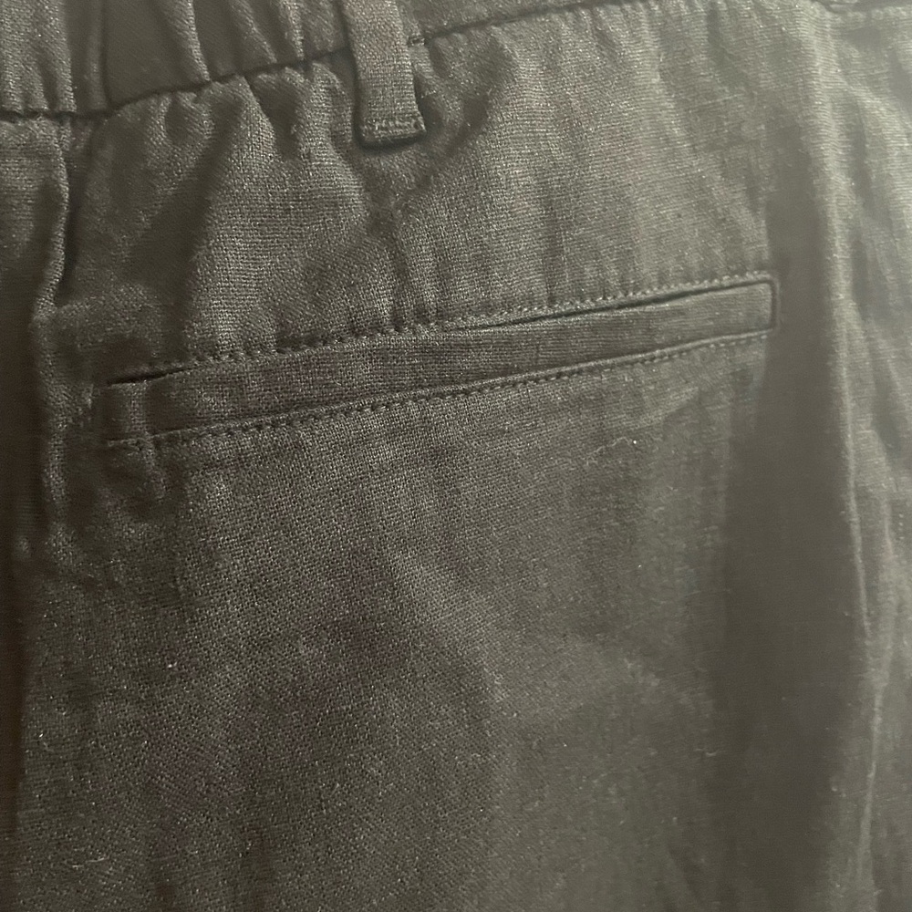 Old Navy Black linen shorts with floral top - Picture 12 of 16
